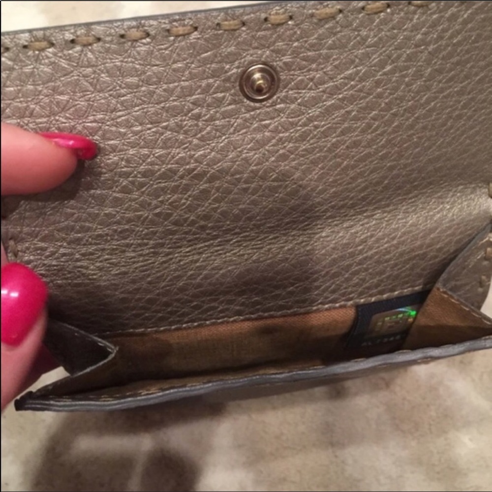 💯 Authentic Fendi Wallet - Picture 2 of 5